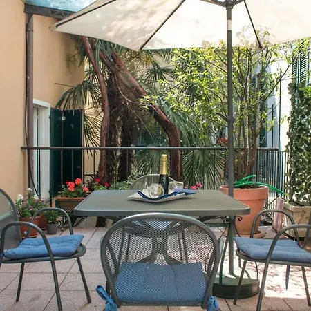 דירה Lakeshore House *